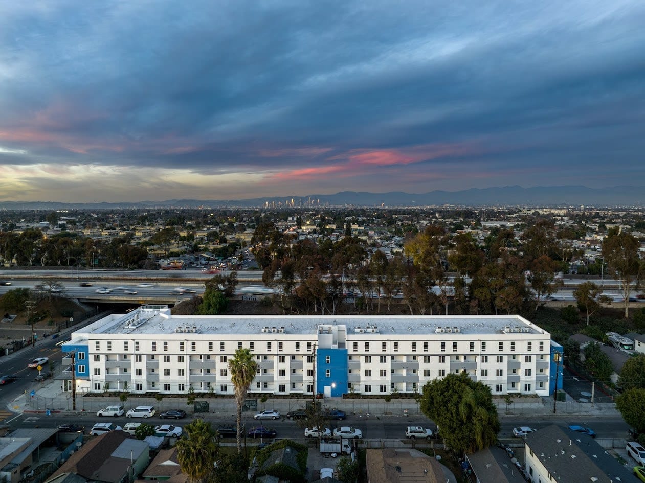117th & Compton, photo 2