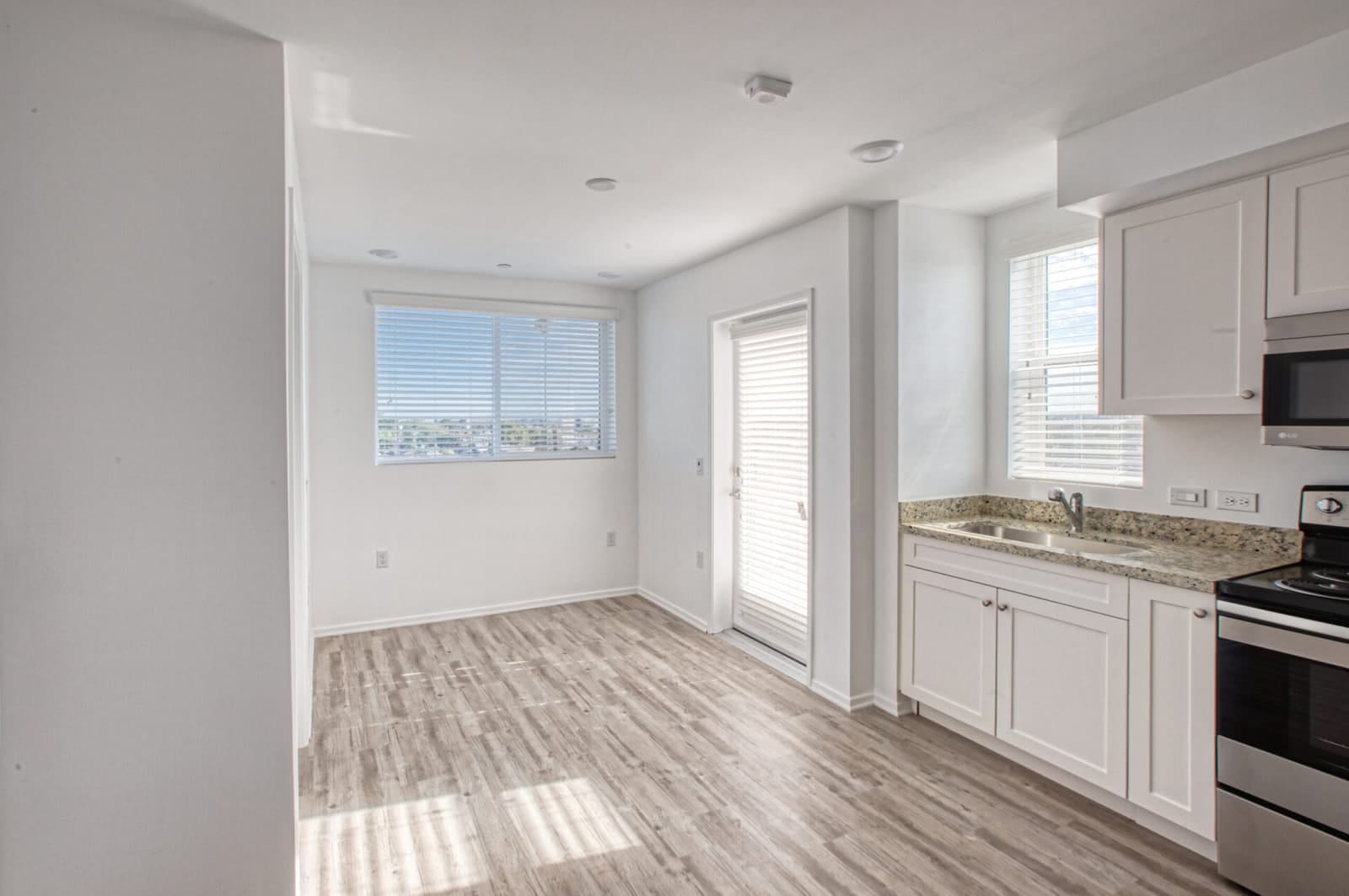 64th & Avalon, photo 4 of 5