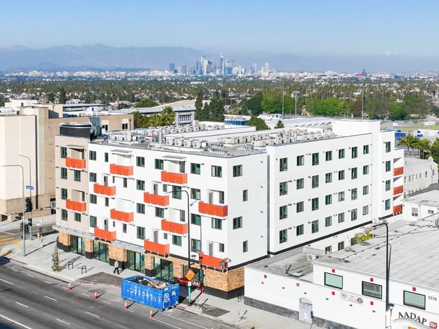 Crenshaw & 52nd, photo 2