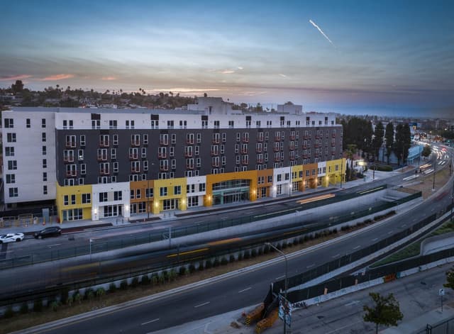 Crenshaw Lofts, photo 3